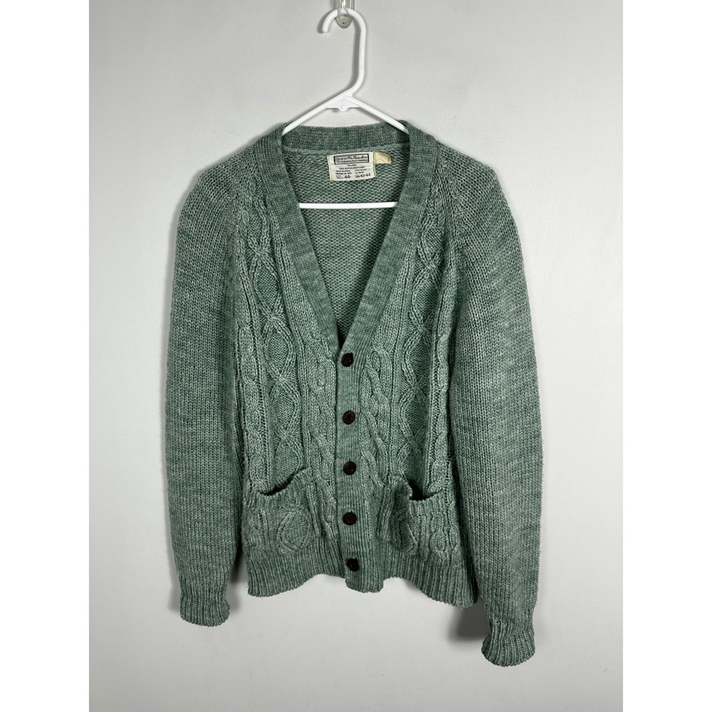 Vintage Mens Green V-Neck Cable Knit Sweater Cardigan Size Medium Pockets Chunky